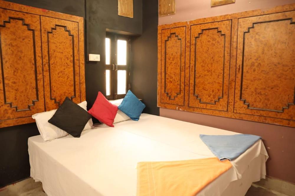 بيت شباب Santkripa Backpackers 400 Mtr From Railway Station جودبور المظهر الخارجي الصورة