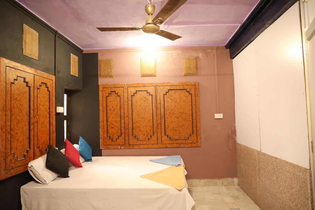 بيت شباب Santkripa Backpackers 400 Mtr From Railway Station جودبور المظهر الخارجي الصورة