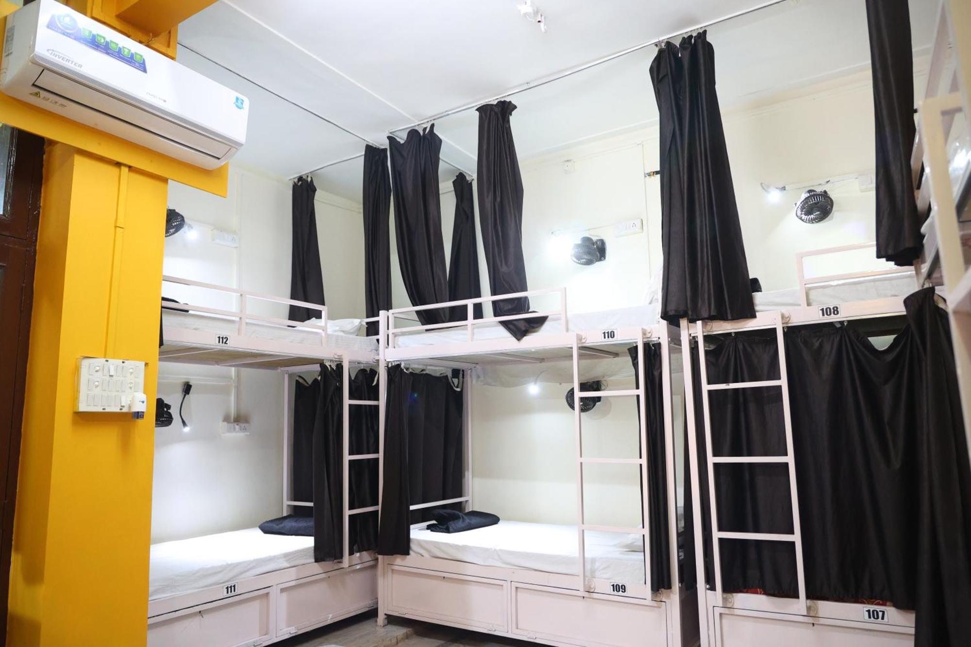 بيت شباب Santkripa Backpackers 400 Mtr From Railway Station جودبور المظهر الخارجي الصورة