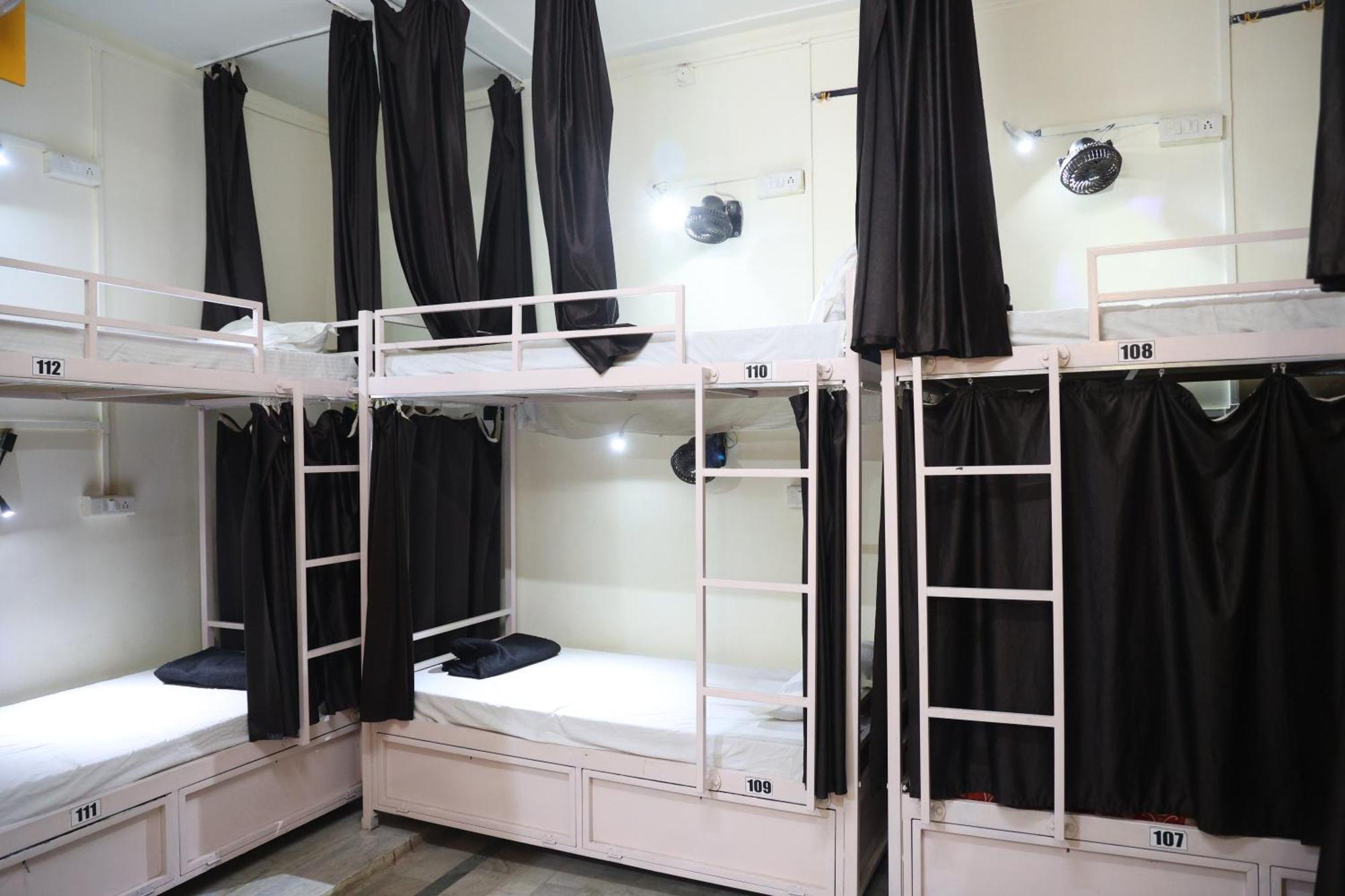 بيت شباب Santkripa Backpackers 400 Mtr From Railway Station جودبور المظهر الخارجي الصورة